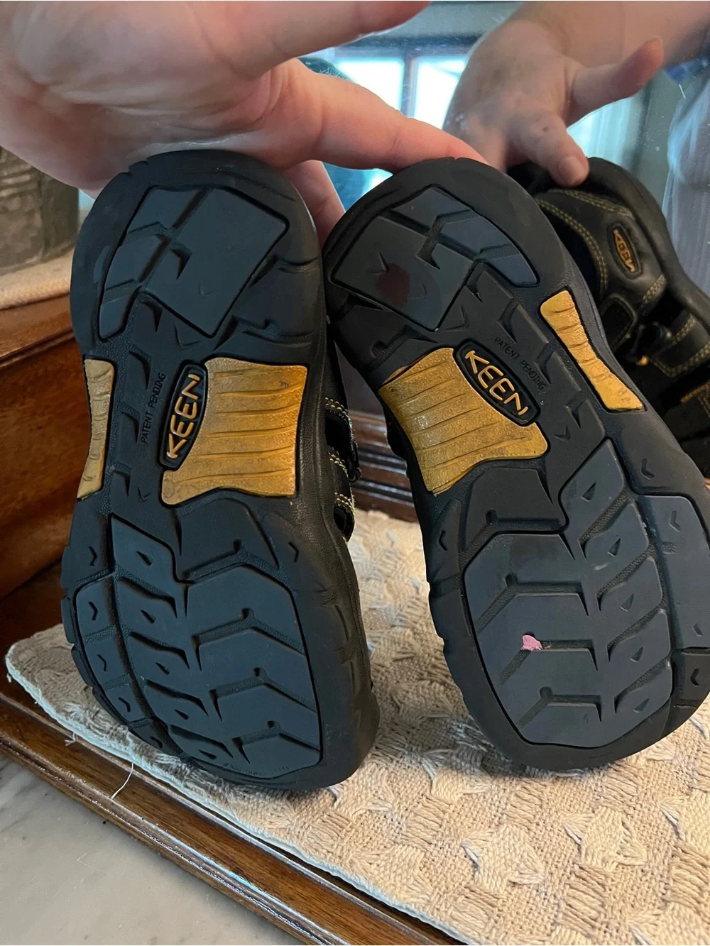 KEEN Classic Newport H2 Outdoor Water Summer Hiking Sandals Black Yellow Kids 1